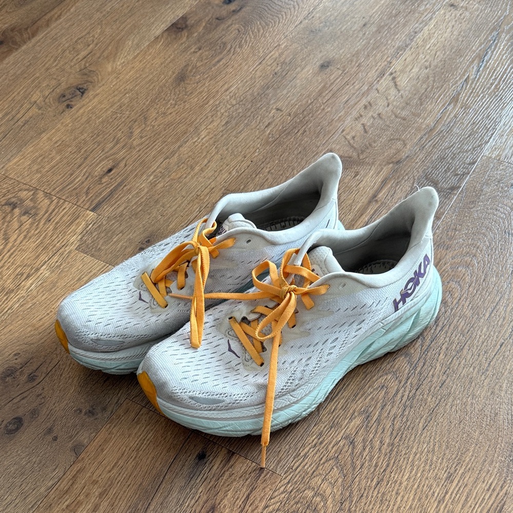 Hoka Clifton 8 Women's 9 White/Orange